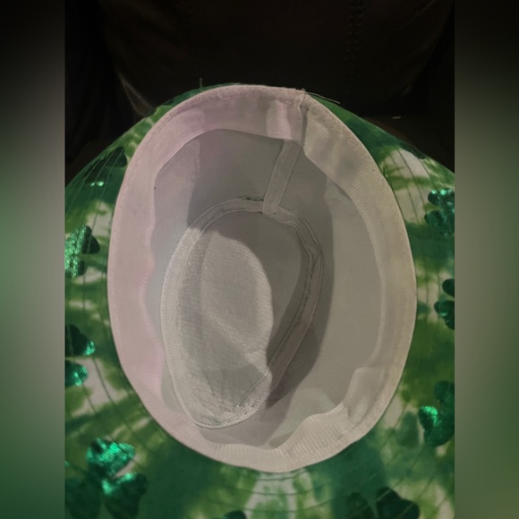 Green & White Tie Dye with Shimmery Green Shamrock Hat for Costume Dress Up! - Picture 4 of 5
